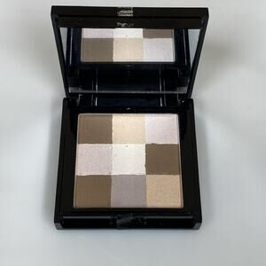 Signature Club A Checkerboard Translucent Finishing Powder #11A .2 oz. NEW